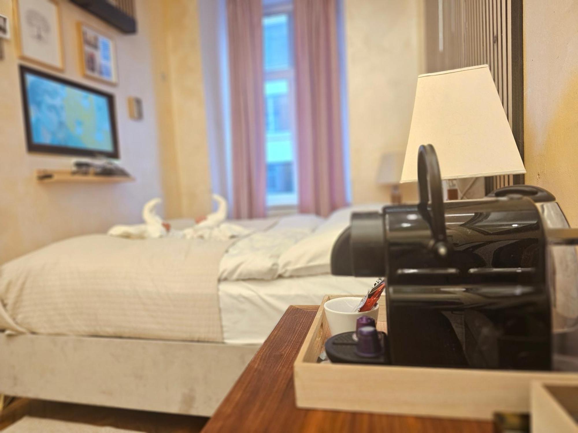 Urban Boutique Hotel Viena Quarto foto